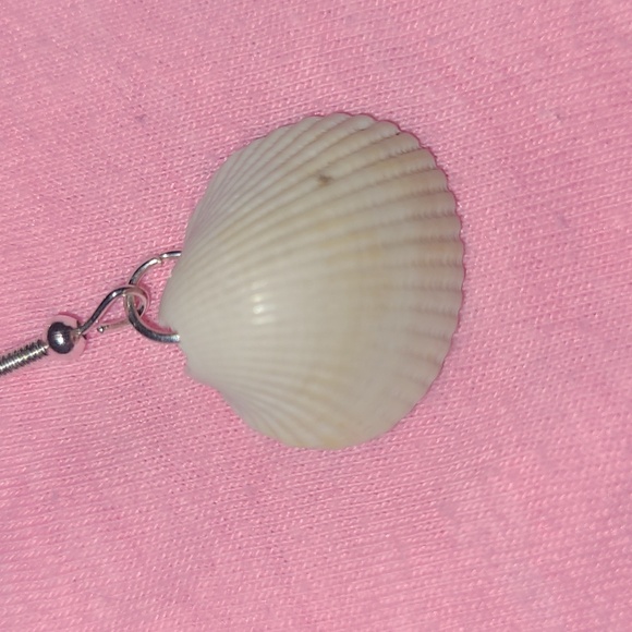 Shell earrings - Picture 4 of 4